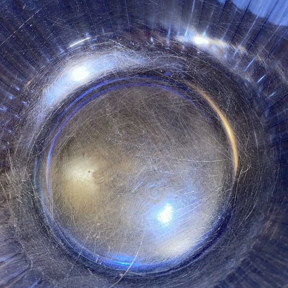 Vintage Pyrex #7402 Cobalt Blue Ribbed Mixing Bowl 6 Cup 1.5 L Scuffed Bottom - Picture 3 of 7